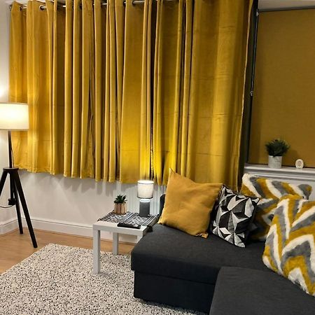 Modern And Stylish 1Bed Flat Apartment Баркинг Екстериор снимка