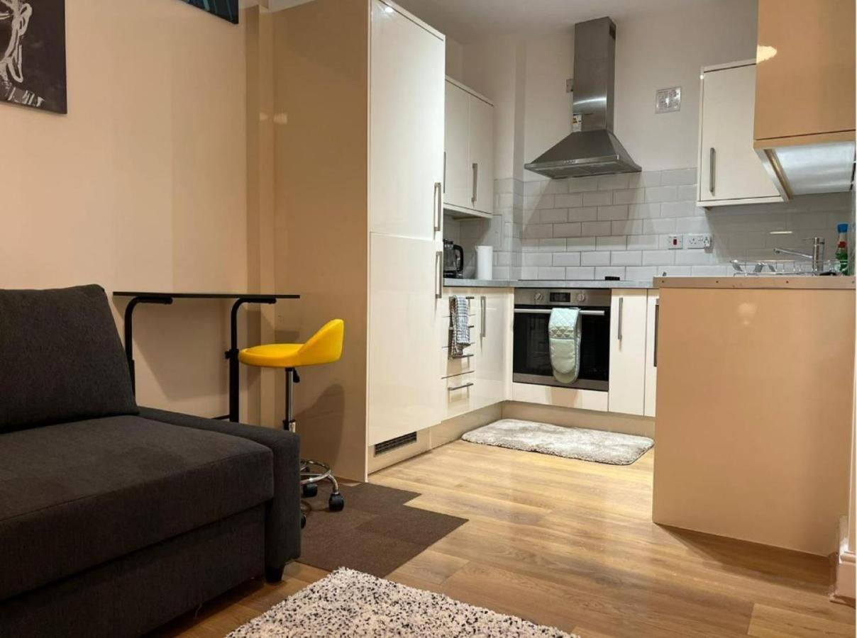 Modern And Stylish 1Bed Flat Apartment Баркинг Екстериор снимка