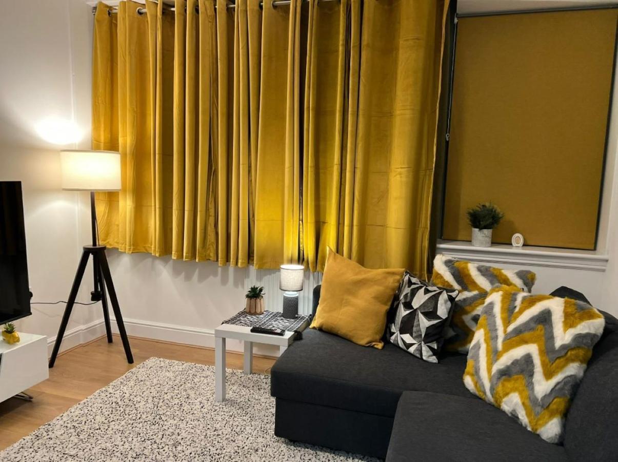 Modern And Stylish 1Bed Flat Apartment Баркинг Екстериор снимка
